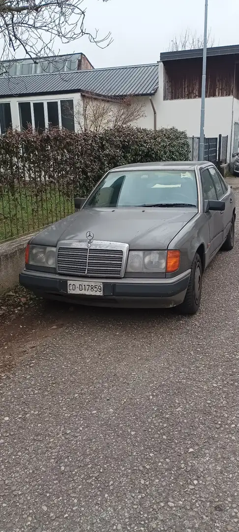 Mercedes-Benz 200 Classe E - 1