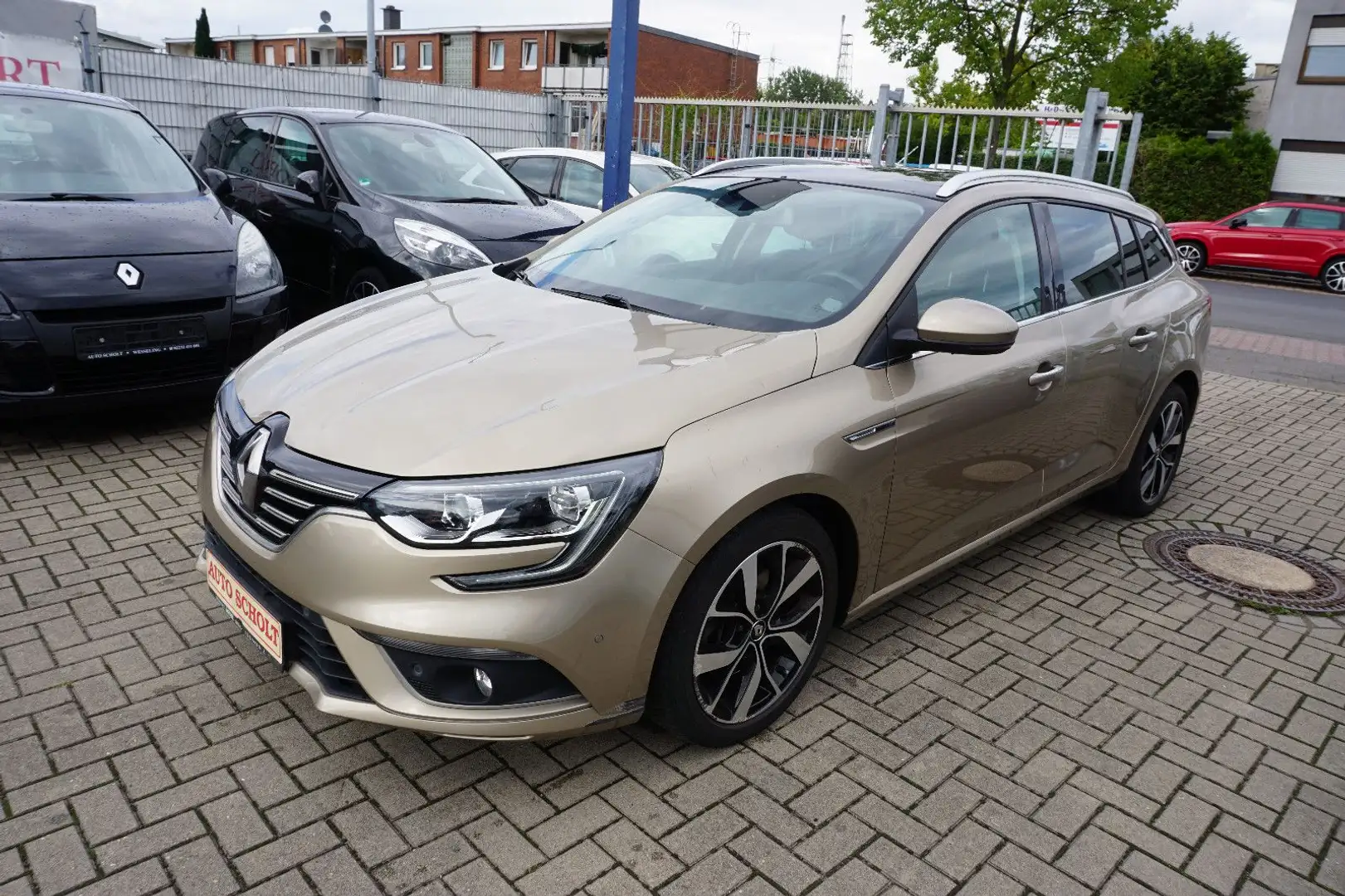Renault Megane TCe 160 GPF Bose Edition Grandtour Hnědá - 1