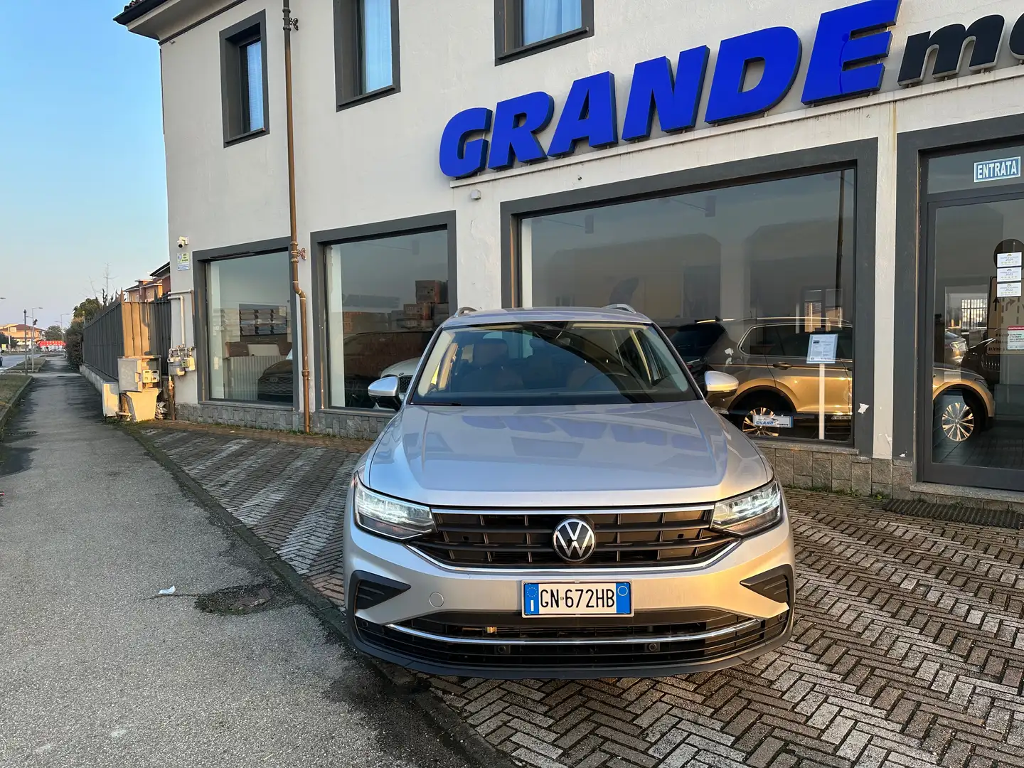 Volkswagen Tiguan Tiguan 1.5 tsi Life 130cv *PREZZO REALE* Argento - 2