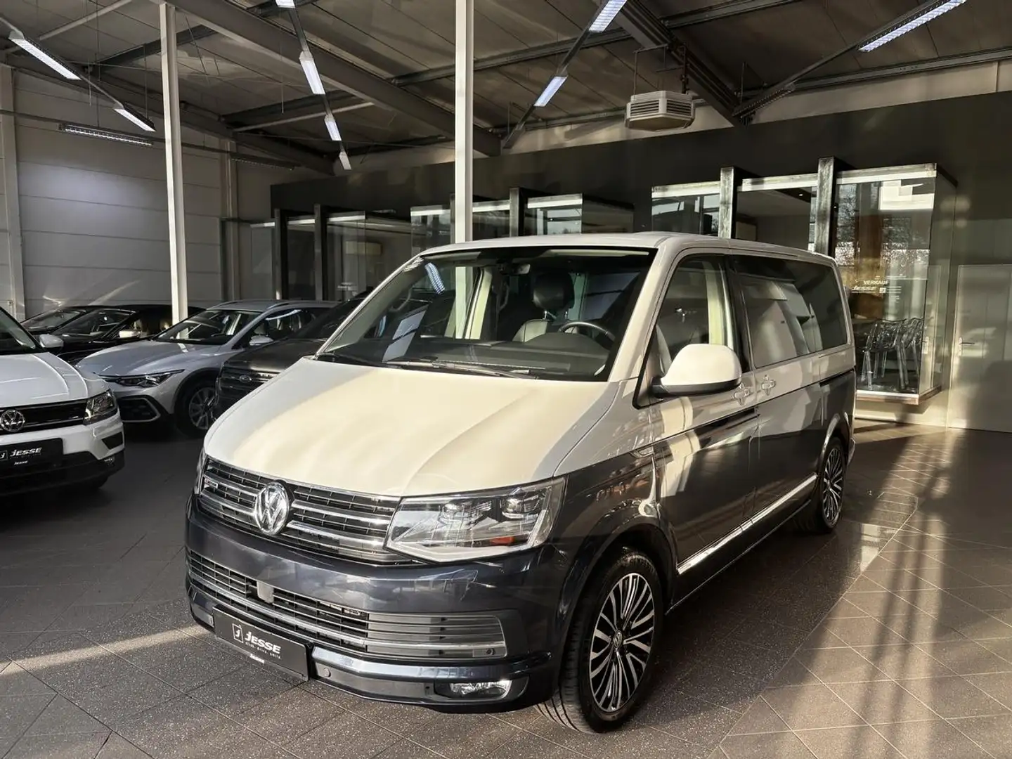 Volkswagen T6 Multivan 2.0TDI 4M Multivan Gen.Six LED ACC AHK Standhzg. - 1
