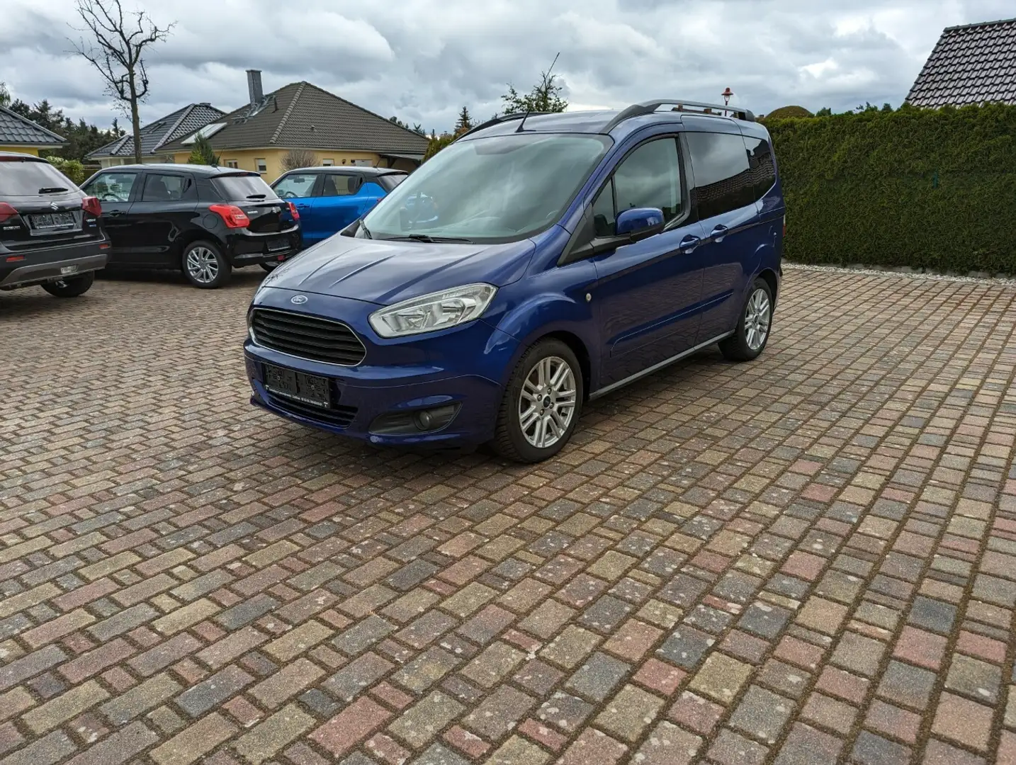 Ford Tourneo Courier Titanium Bleu - 2