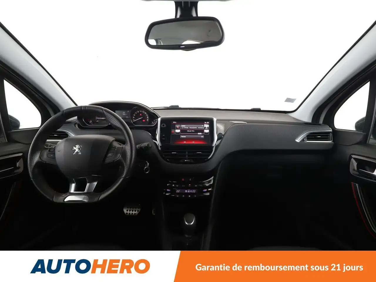 Peugeot 208 208 — photo 12