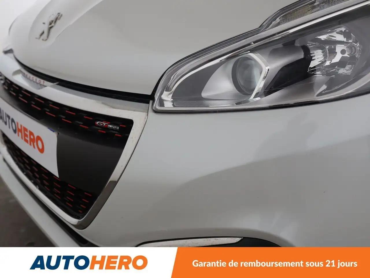 Peugeot 208 208 — photo 33