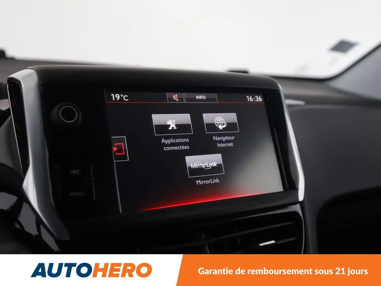 Peugeot 208 208 — photo 23