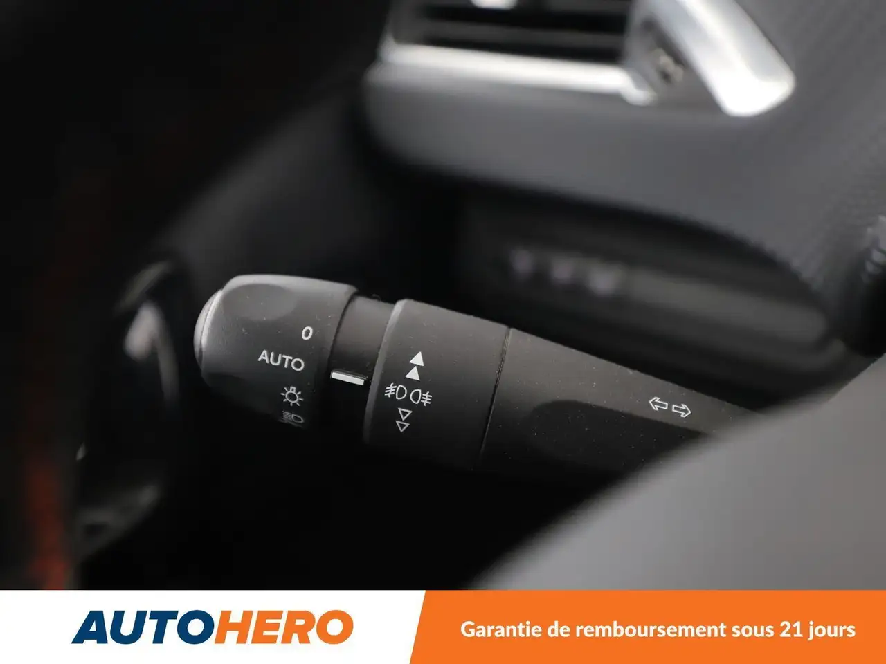 Peugeot 208 208 — photo 20