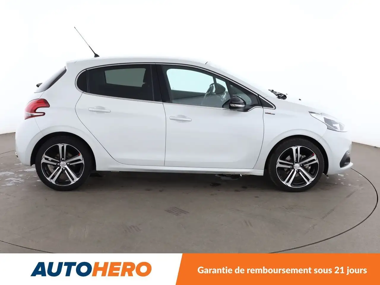 Peugeot 208 208 — photo 7