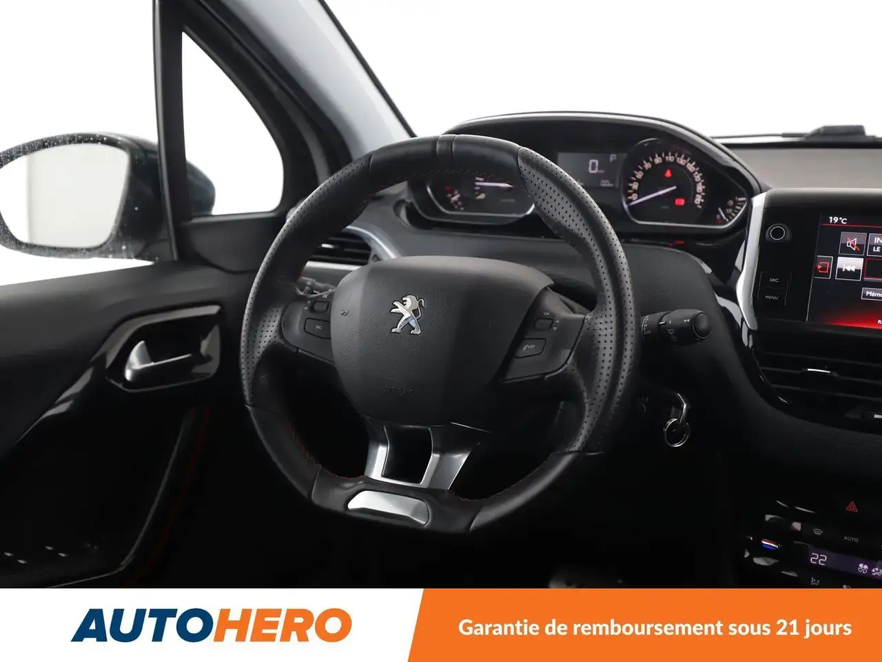 Peugeot 208 208 — photo 13