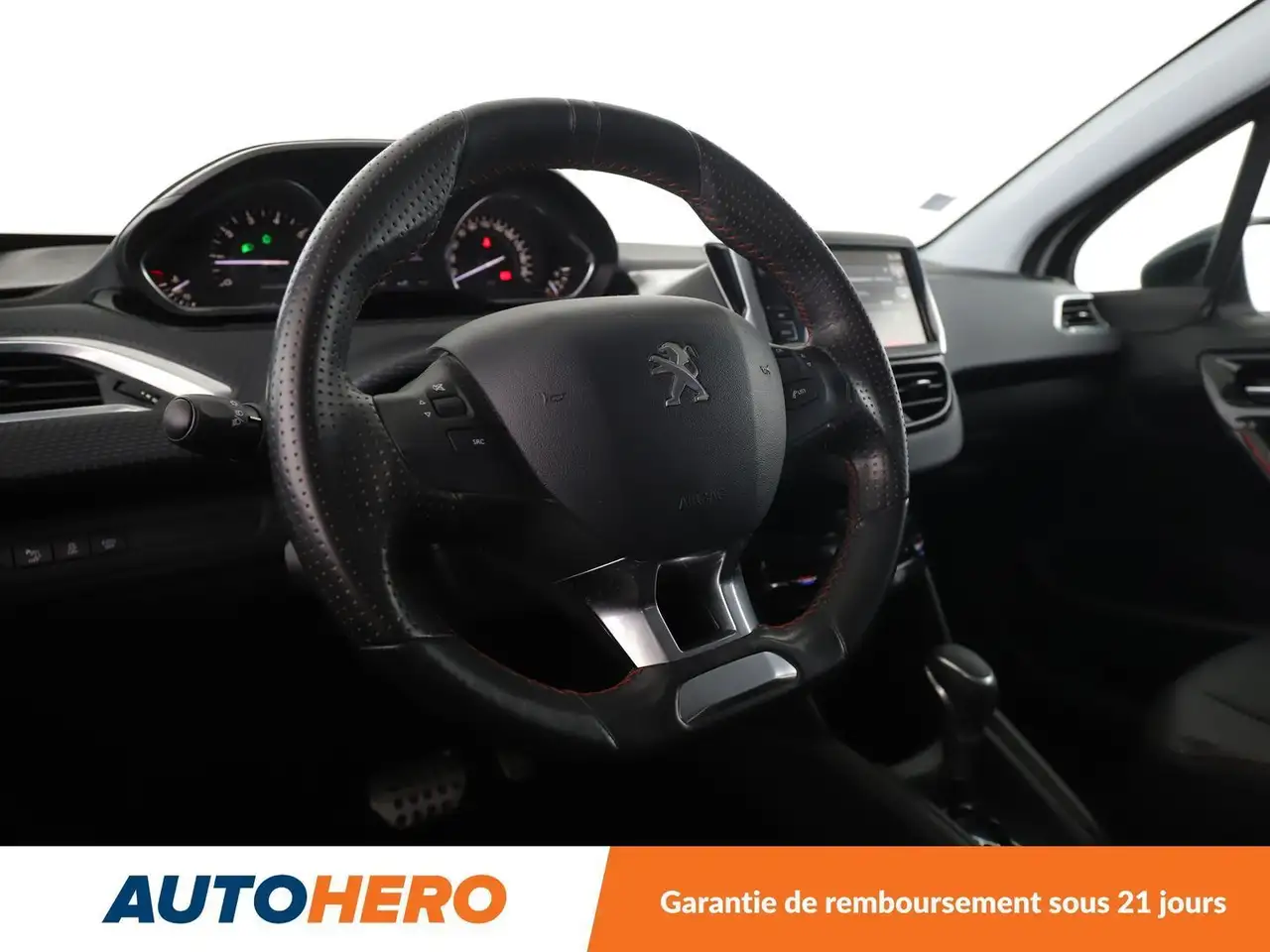 Peugeot 208 208 — photo 11