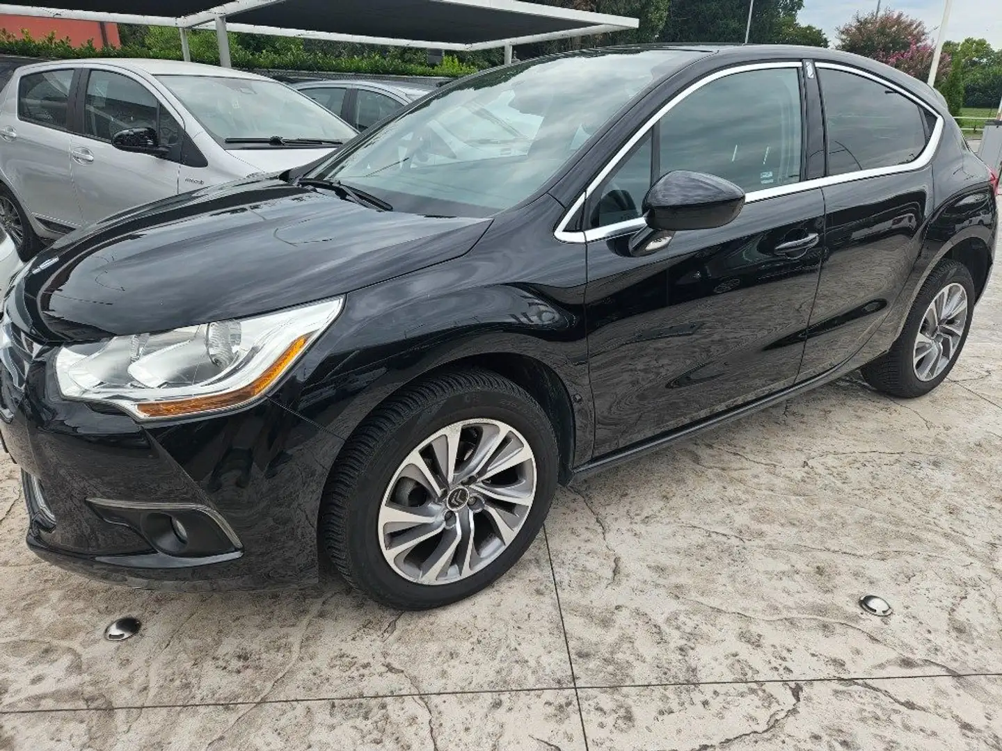DS Automobiles DS 4 1.6 e-HDi 115 Business Noir - 2