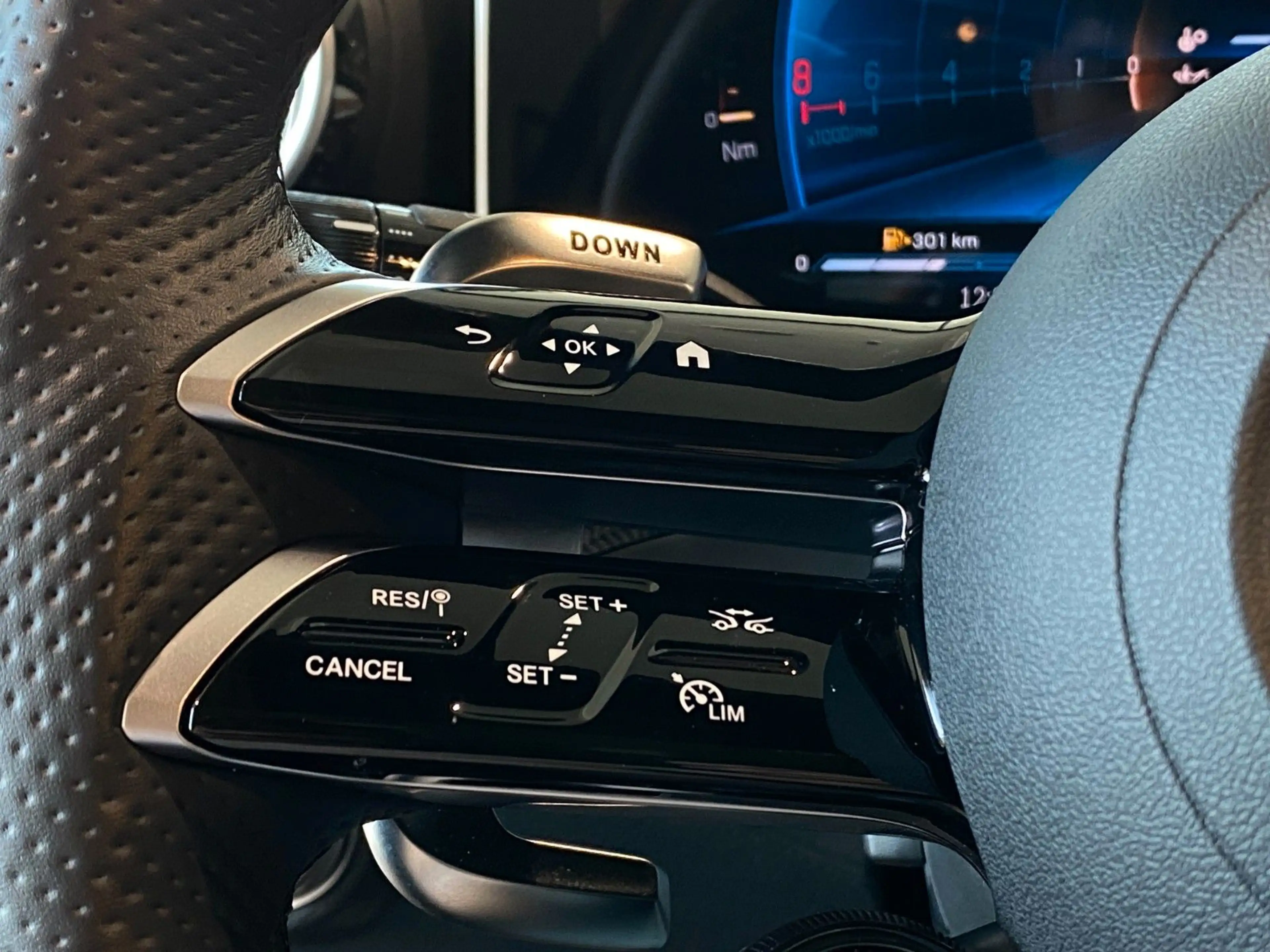 Mercedes-Benz C 43 AMG PremiumPlus NightP Carbon Burm. HUD DTR — photo 37
