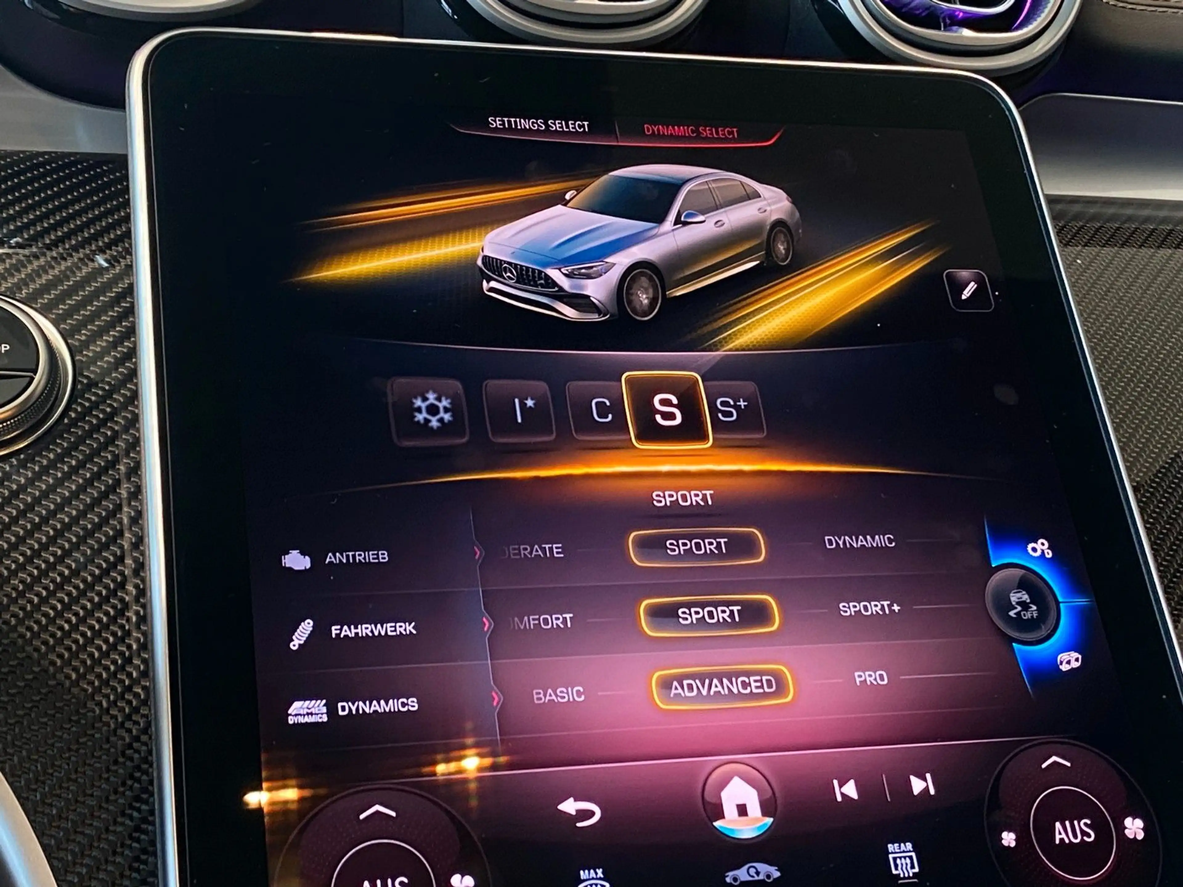 Mercedes-Benz C 43 AMG PremiumPlus NightP Carbon Burm. HUD DTR — photo 40