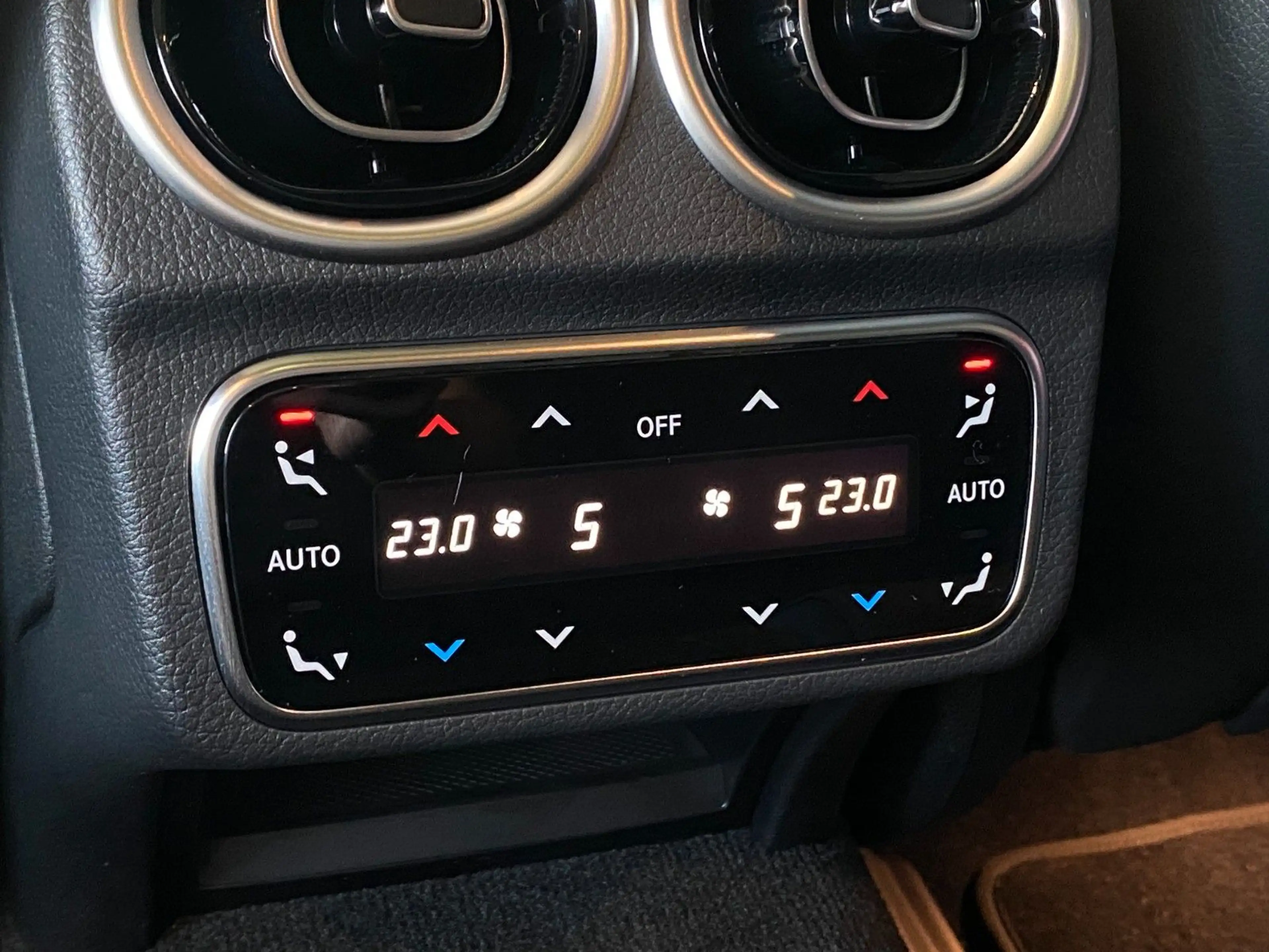 Mercedes-Benz C 43 AMG PremiumPlus NightP Carbon Burm. HUD DTR — photo 45
