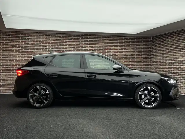 Cupra Leon view 4