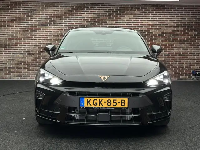 Cupra Leon view 5