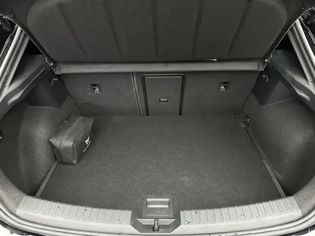Cupra Leon view 21