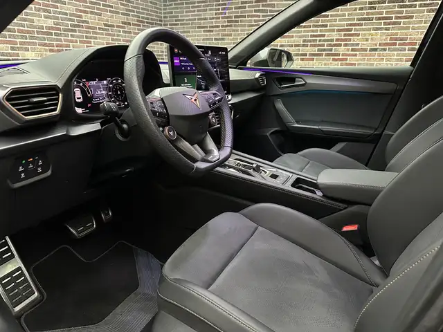 Cupra Leon view 3