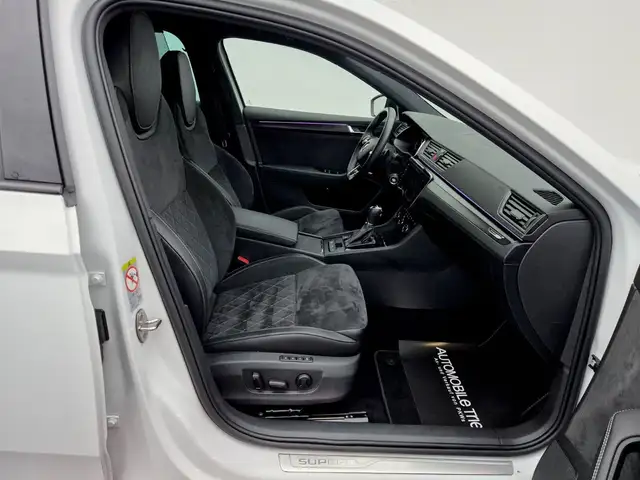 Skoda Superb view 13