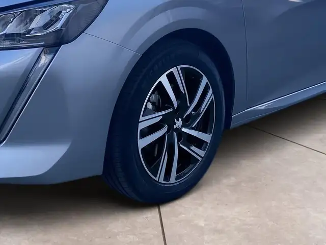 Peugeot 208 view 15