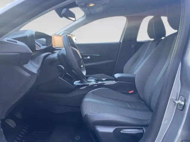 Peugeot 208 view 7