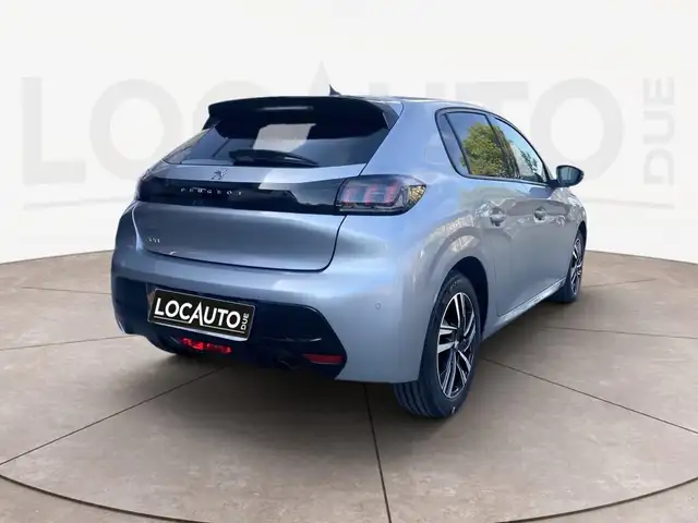 Peugeot 208 view 4