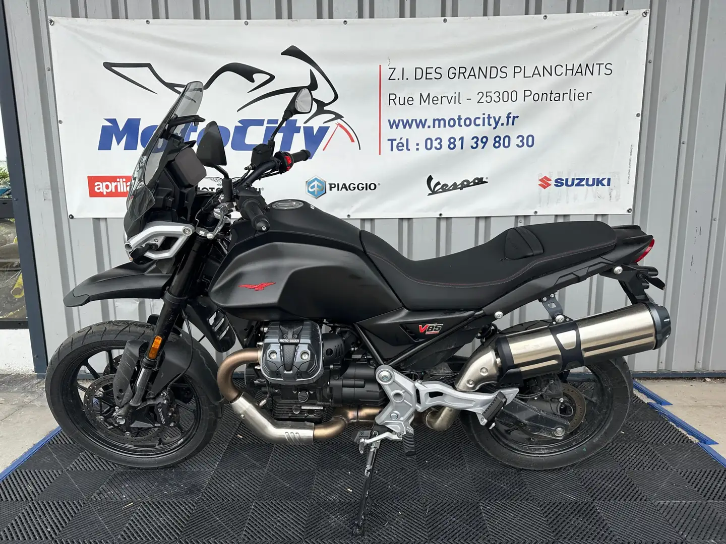 Moto Guzzi V 85 TT - 2