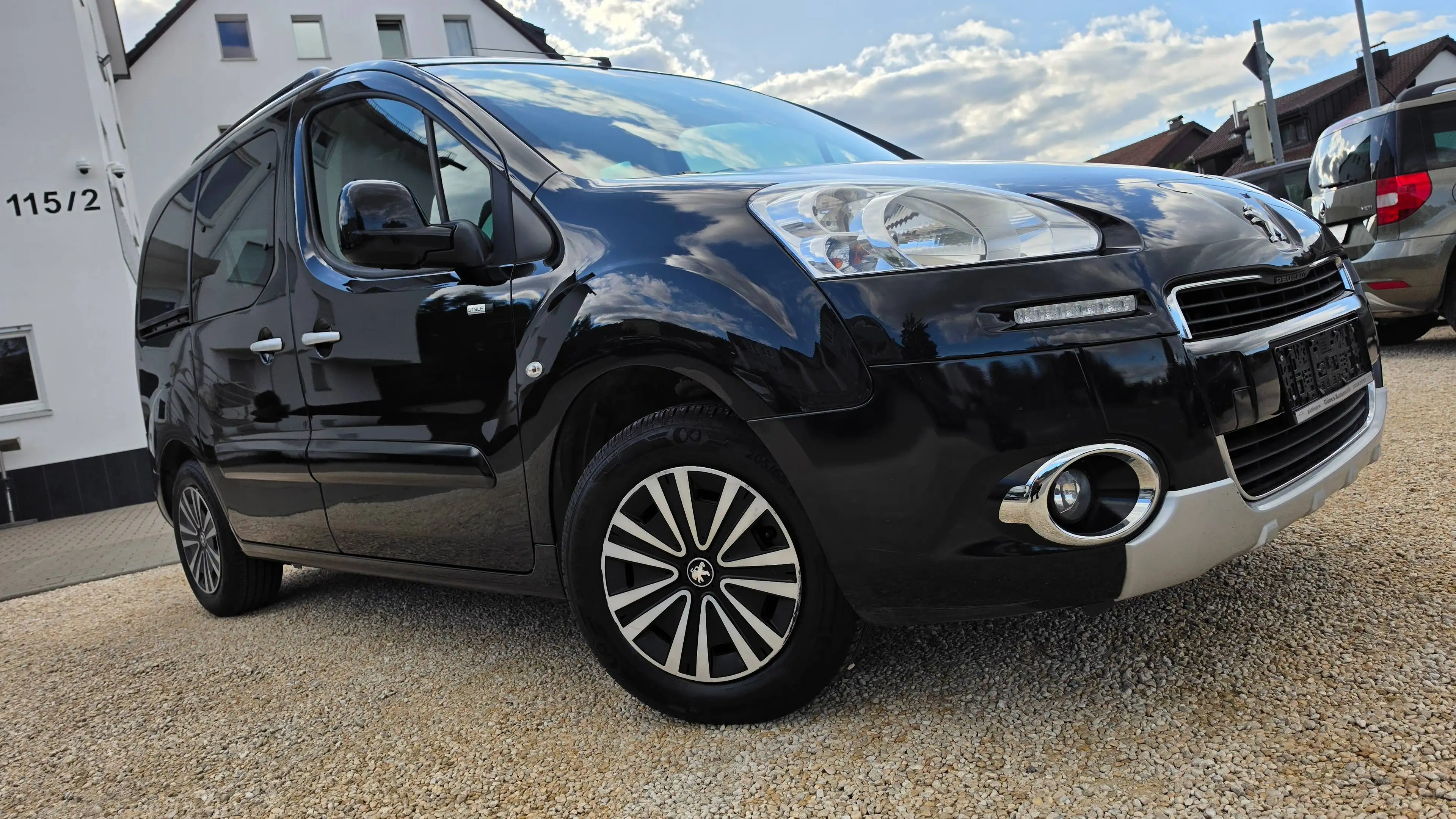 Peugeot Partner FAMILY+GARANTIE+TÜV+PANORAMA+PARKS+5SITZE+KLIMA — photo 2