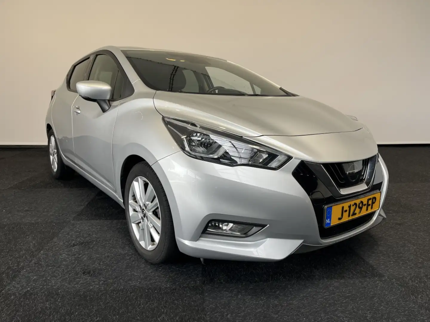 Nissan Micra 1.0 IG-T N-Connecta Apple car play Camera Grijs - 1