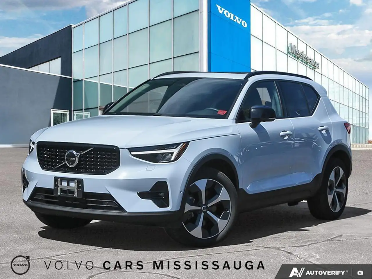 2025 Volvo XC40