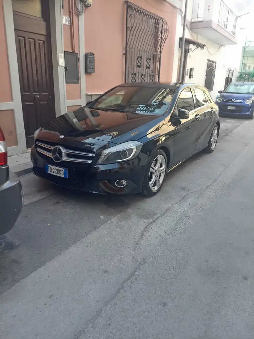 Mercedes-Benz 200 - 2