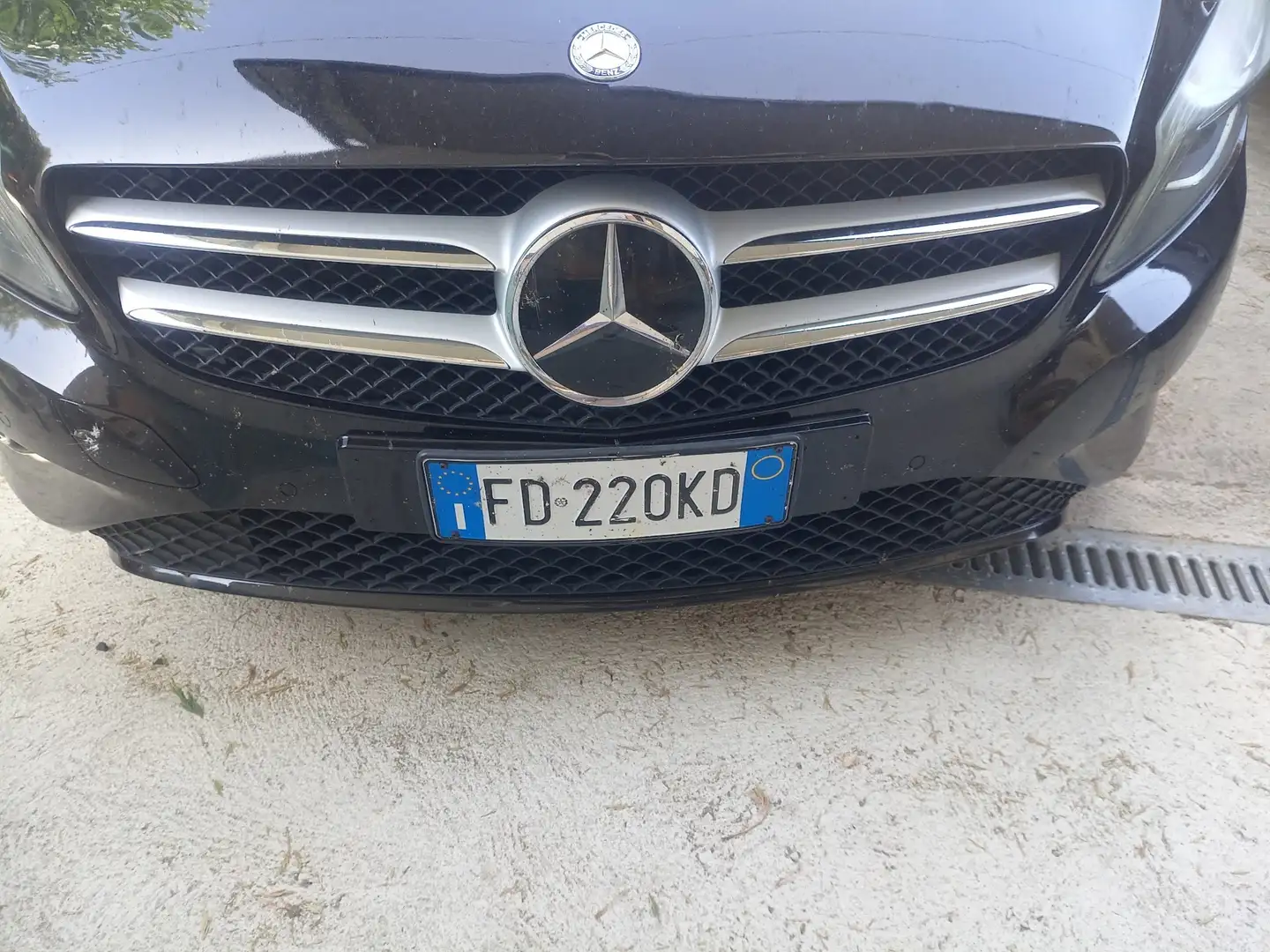 Mercedes-Benz 200 - 1