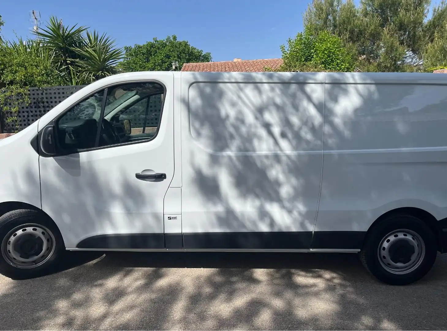 Renault Trafic Trafic Furgón L2H1 BluedCi 96kW CU aumentada Blanco - 2