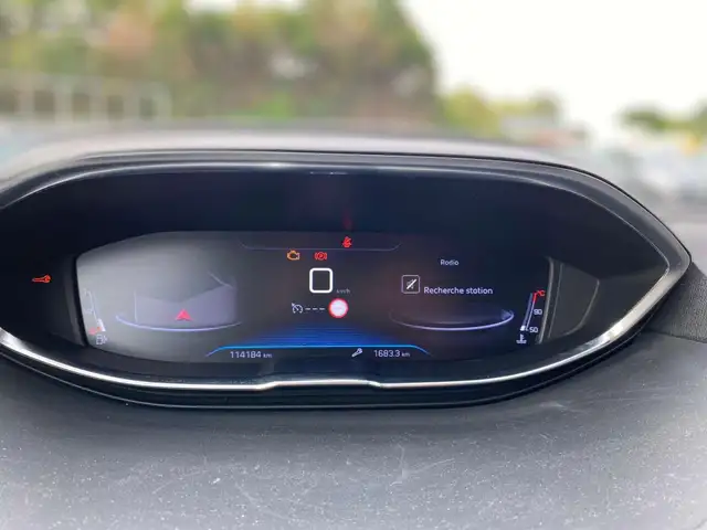 Peugeot 5008 view 9