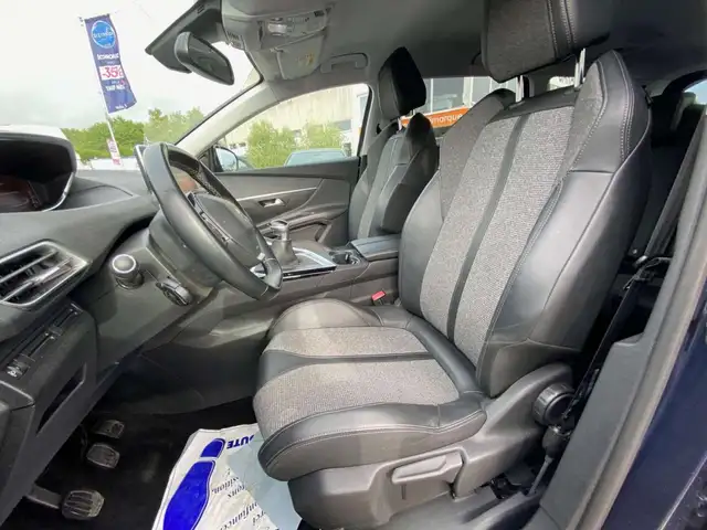 Peugeot 5008 view 5