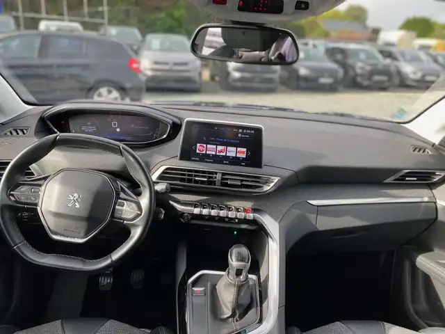 Peugeot 5008 view 7