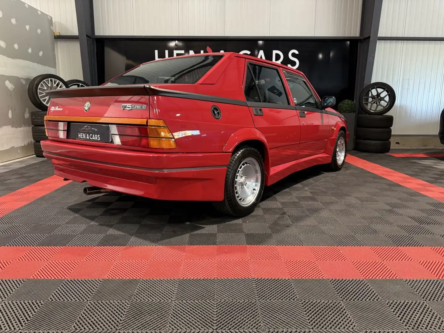 Alfa Romeo 75 turbo evolution Rouge - 2