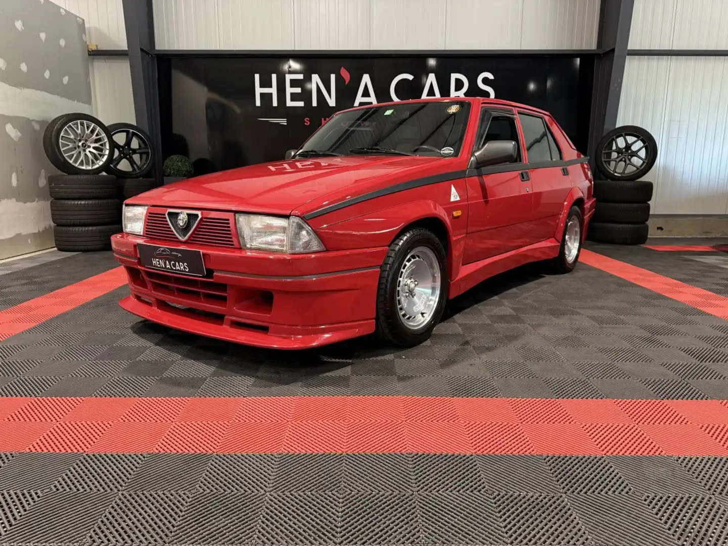 Alfa Romeo 75 turbo evolution Rood - 1
