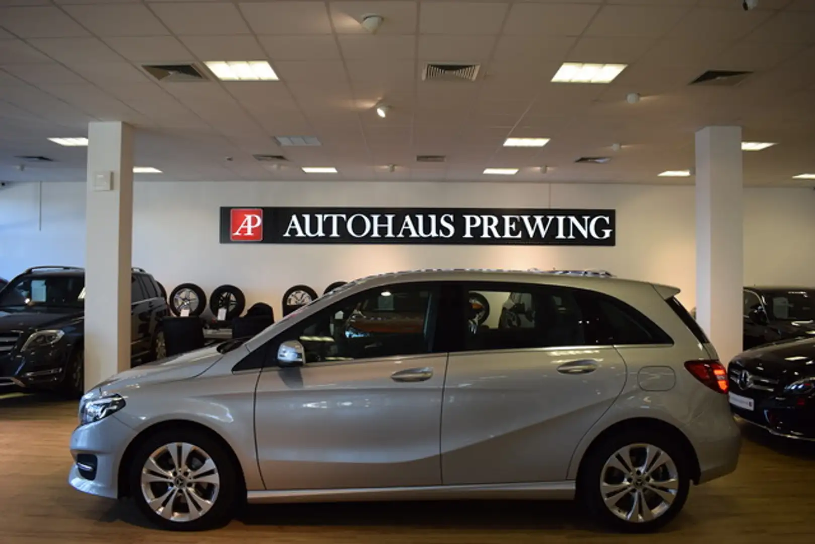 Mercedes-Benz B 200 Urban NAVI/KAMERA/AHK/TOTW./LED/2.BESITZ Argent - 2