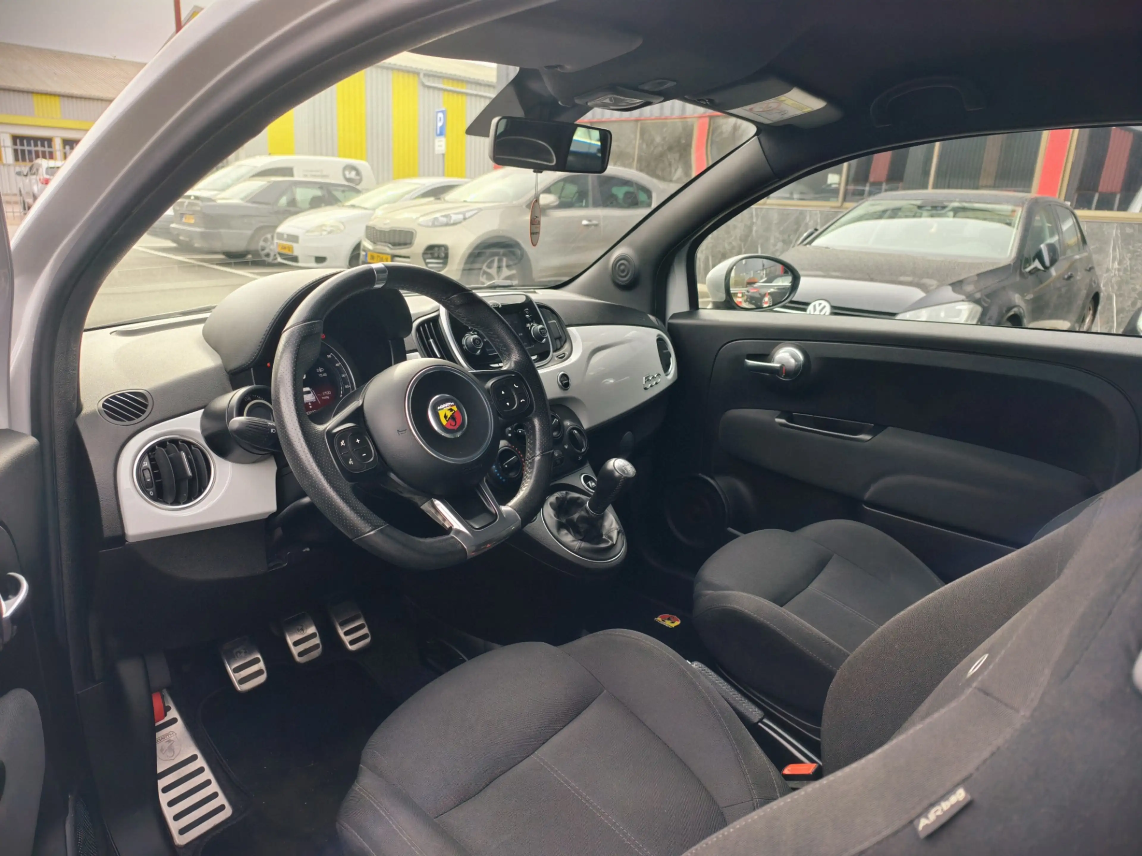 Fiat 500 Abarth 1.4 T-Jet 595 // 146 PK / SPORTUITVOERING / 17" VE — photo 9