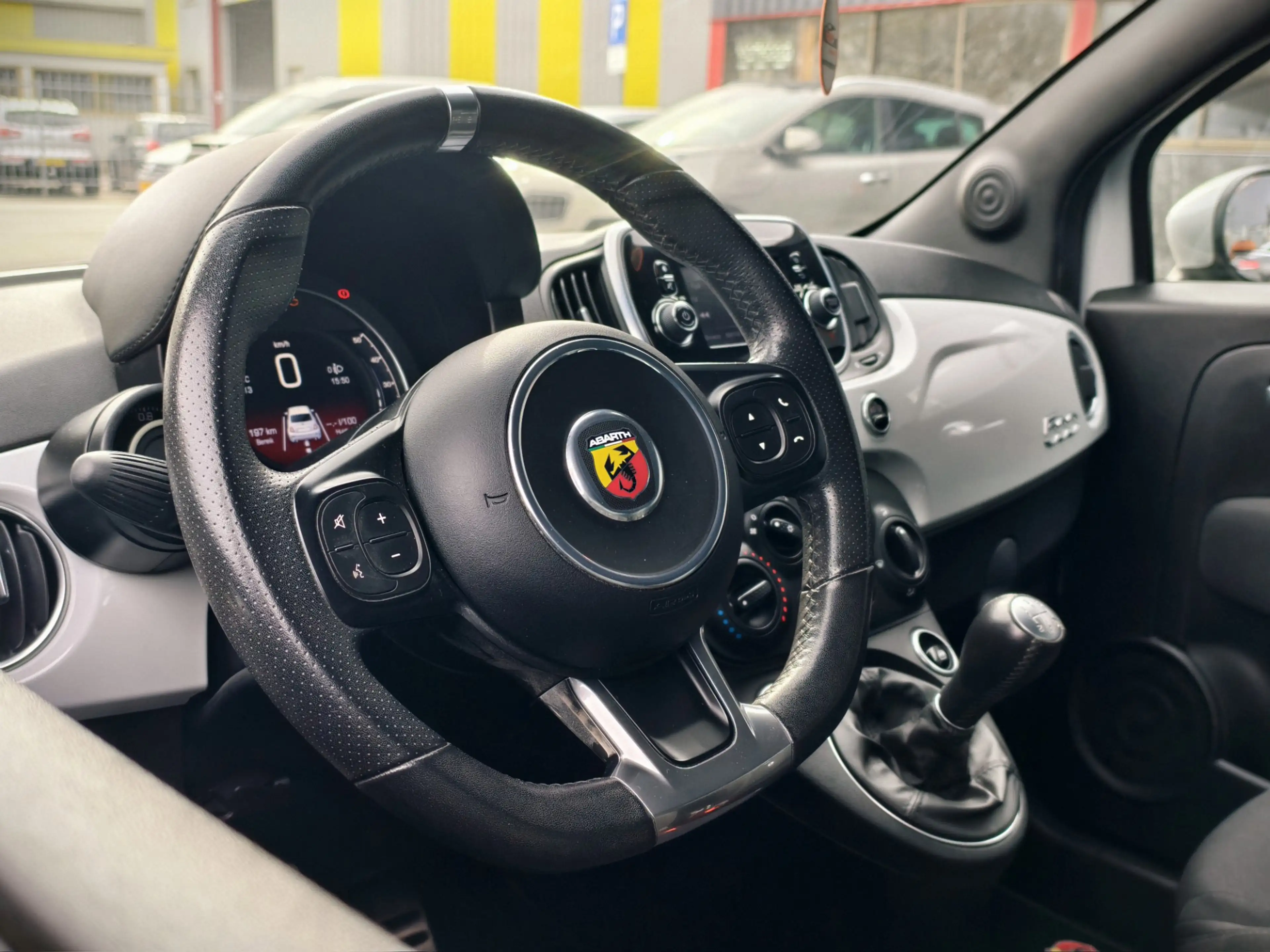 Fiat 500 Abarth 1.4 T-Jet 595 // 146 PK / SPORTUITVOERING / 17" VE — photo 10