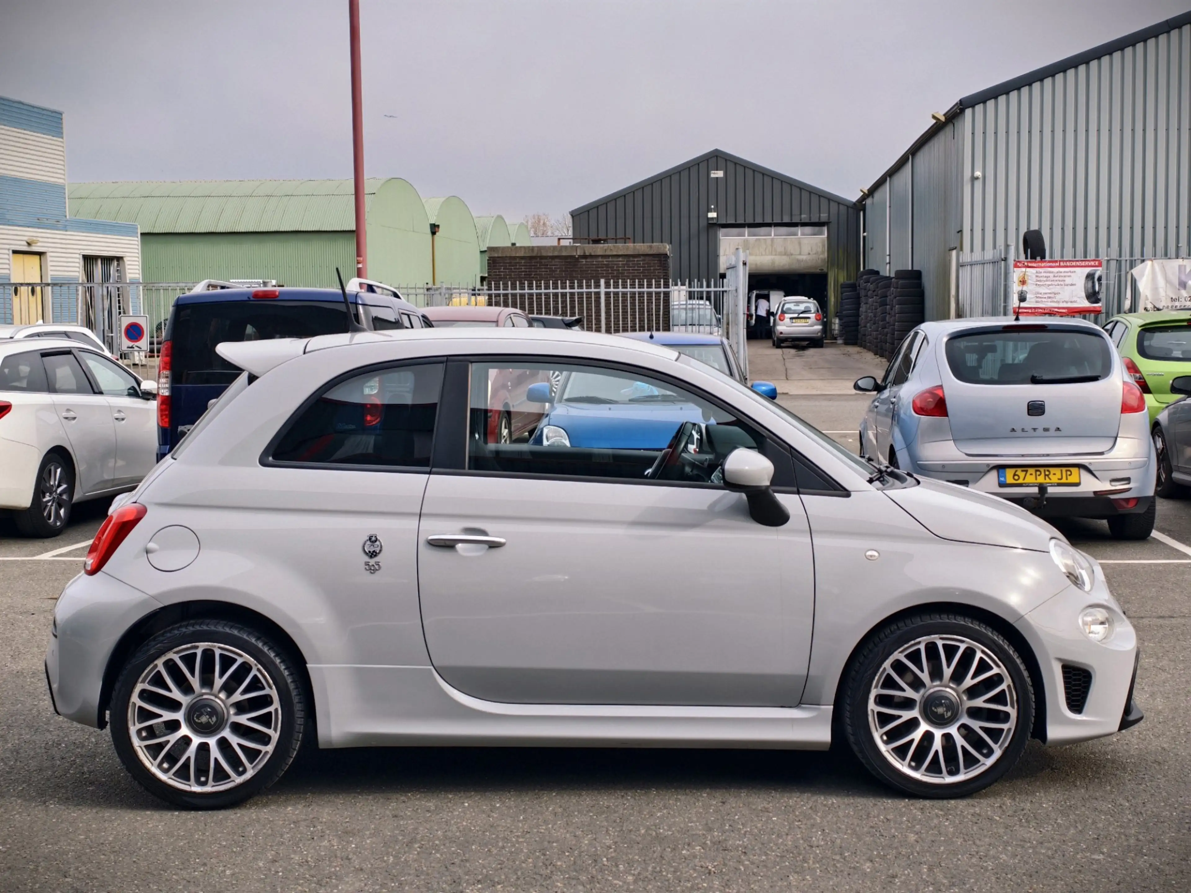 Fiat 500 Abarth 1.4 T-Jet 595 // 146 PK / SPORTUITVOERING / 17" VE — photo 6