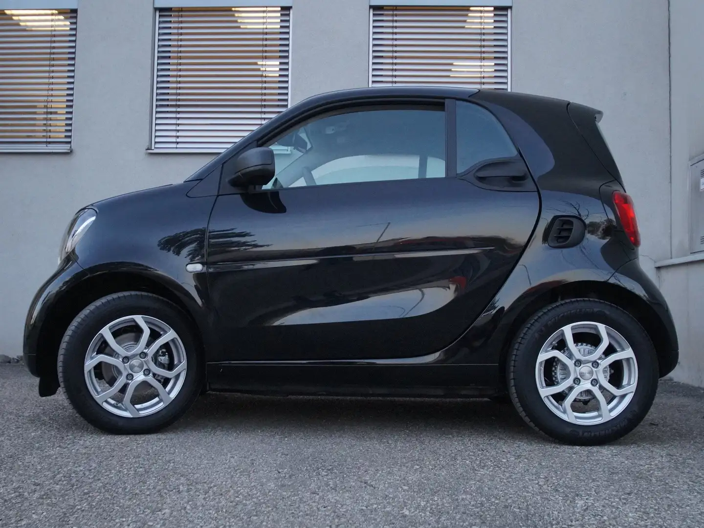 smart forTwo smart fortwo Schwarz - 1