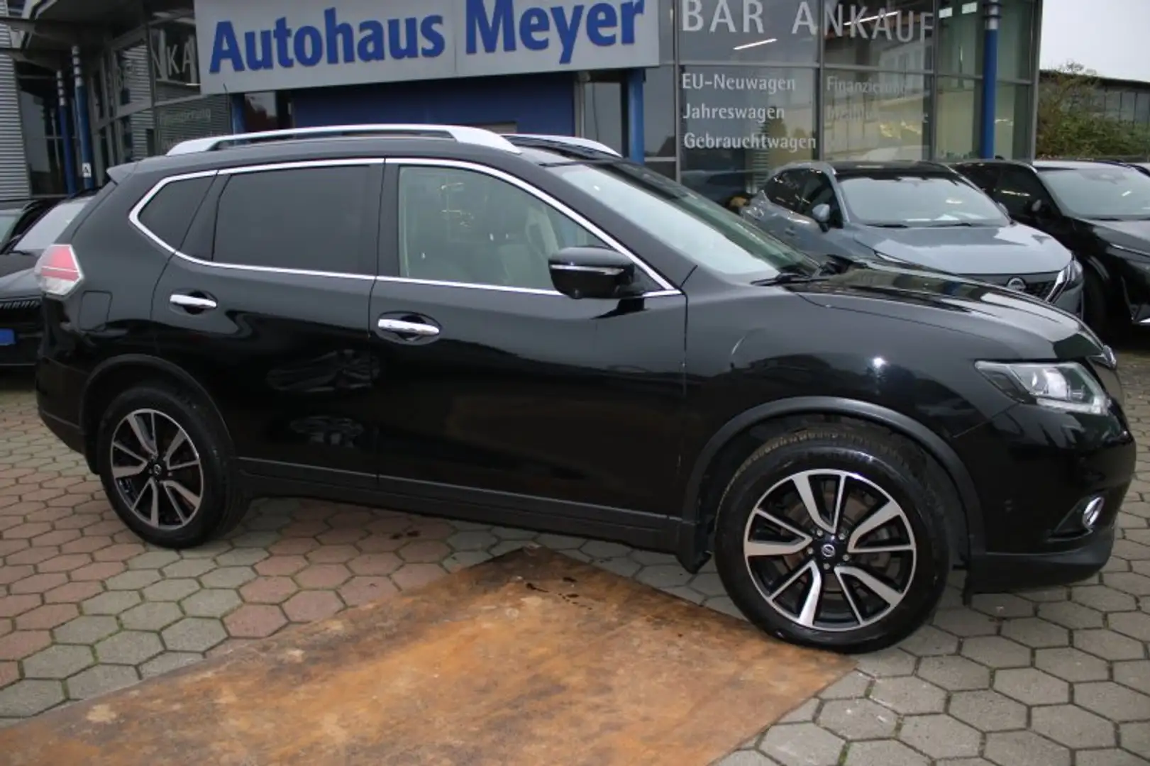 Nissan X-Trail 1.6 dCi Visia 7 Sitzer/Navi/LED/Pano/Leder Black - 1