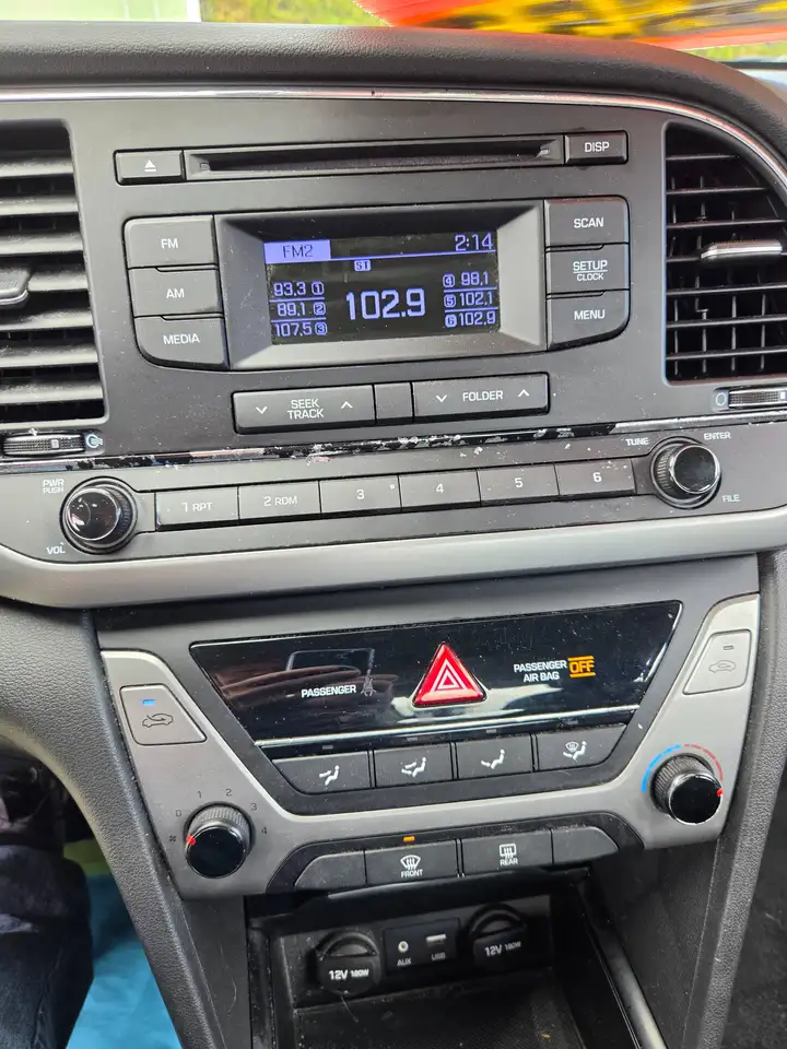 Hyundai ELANTRA снимка Hyundai ELANTRA