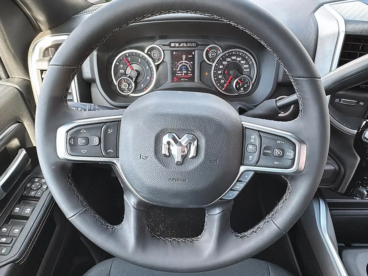 RAM 3500 снимка RAM 3500