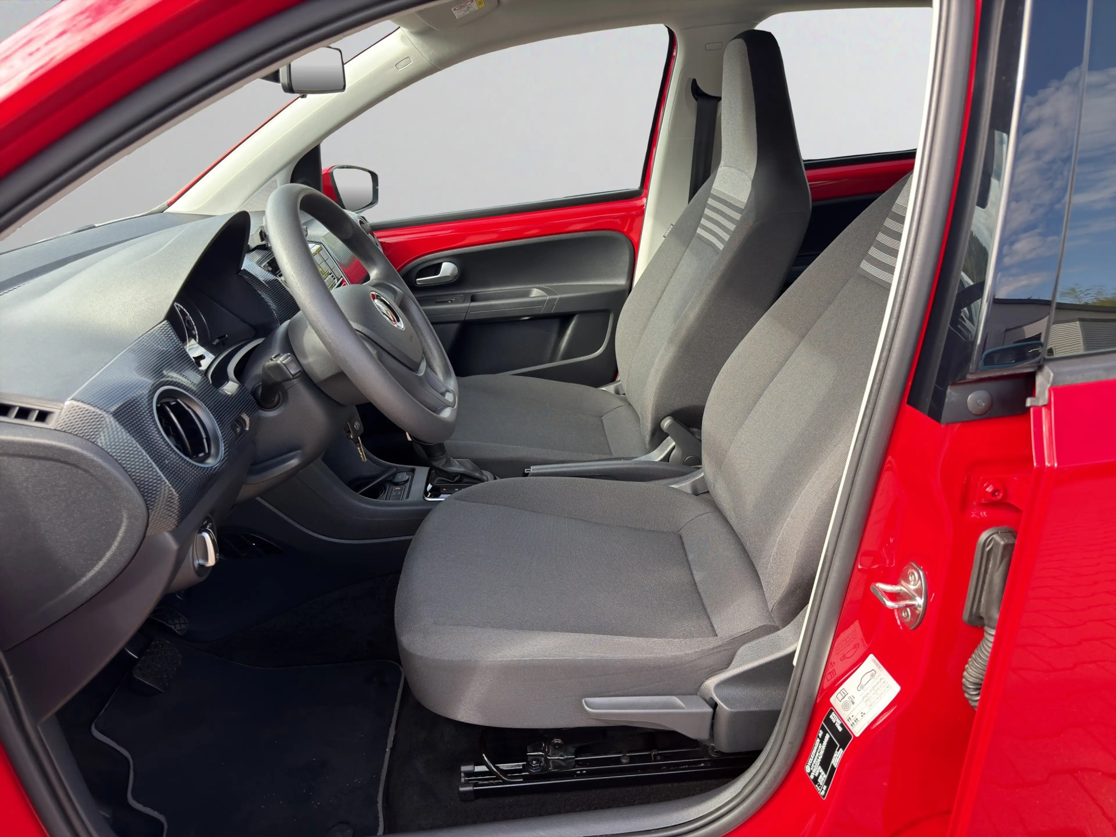 Volkswagen e-up! CCS Kamera PDC GRA CompPhone DAB Allwetter — photo 12