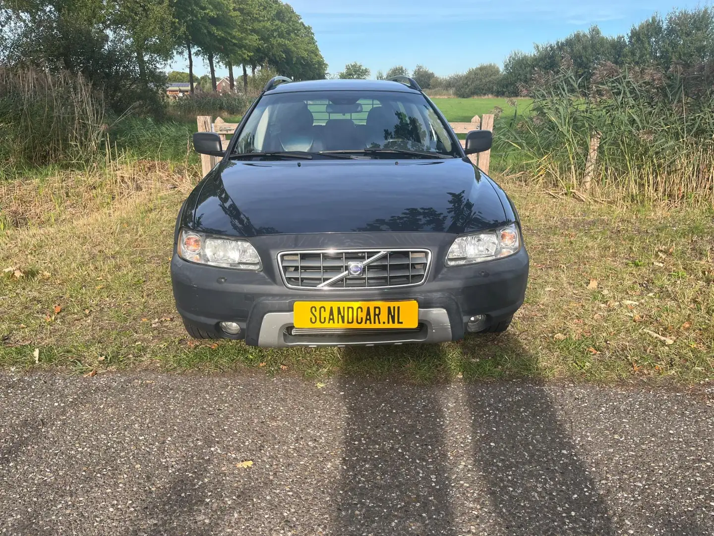 Volvo XC70 2.5 T leer Blauw - 2
