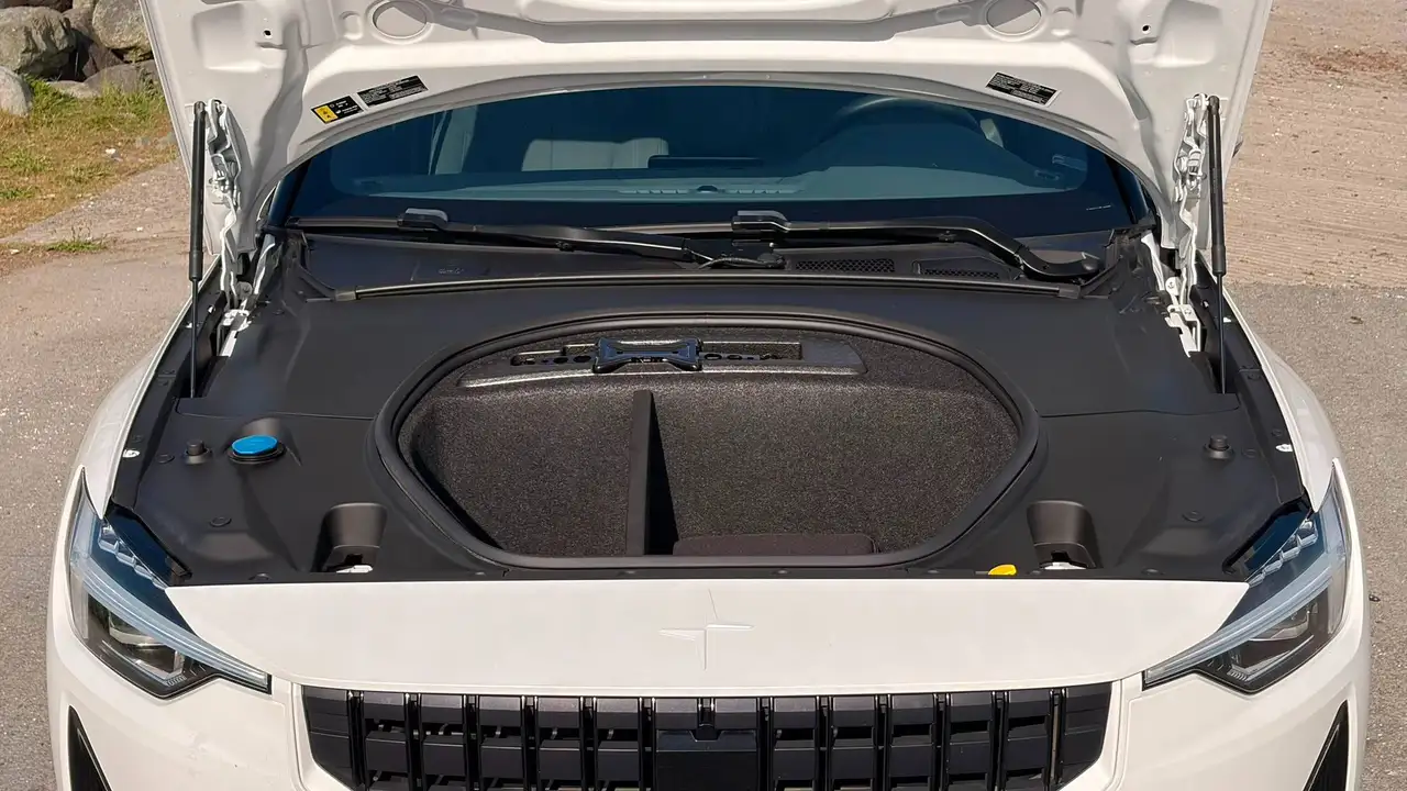 Polestar 2 снимка Polestar 2