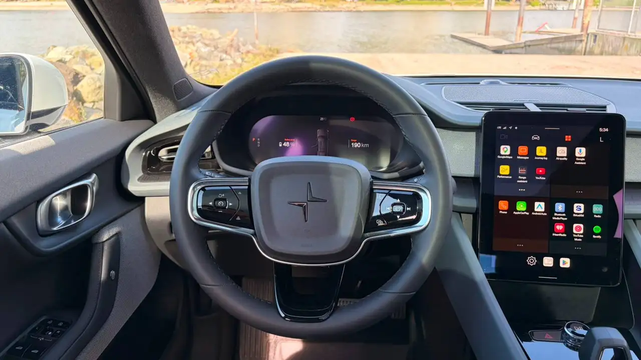 Polestar 2 снимка Polestar 2