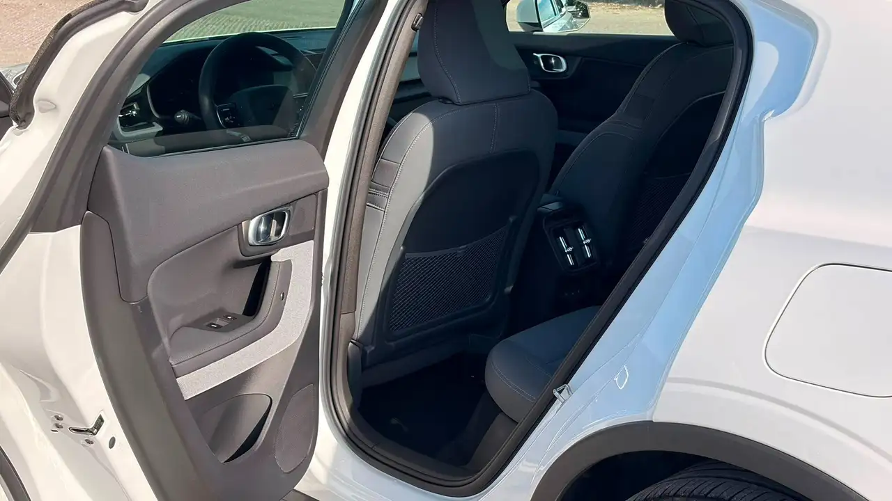 Polestar 2 снимка Polestar 2