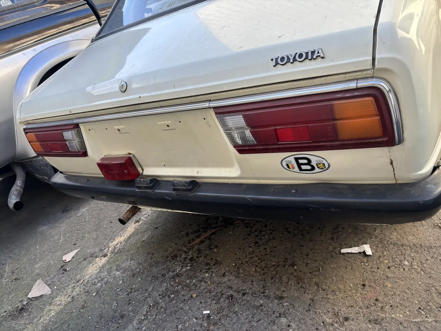 Toyota Corolla Beige - 2